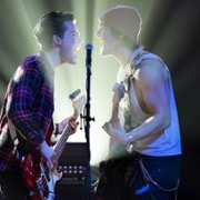 Julie and the Phantoms - galeria zdjęć - filmweb
