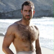 Oliver Jackson-Cohen w Emerald City