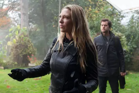 Fringe: Na granicy światów - galeria zdjęć - filmweb