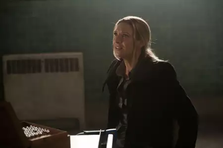 Fringe: Na granicy światów - galeria zdjęć - filmweb