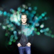 Touch - galeria zdjęć - filmweb