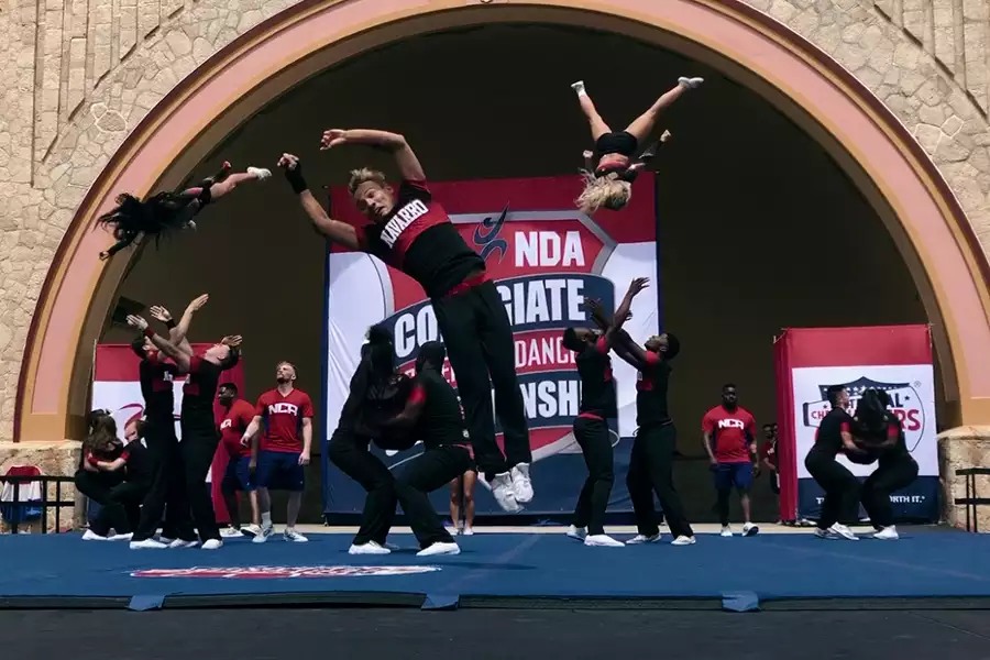 Cheer - galeria zdjęć - filmweb