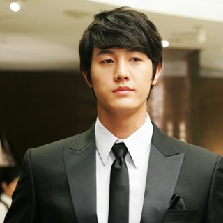 Min-woo Kang