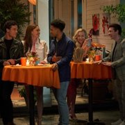 Wysoka dziewczyna 2 - galeria zdjęć - filmweb