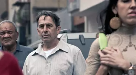 Z daleka - galeria zdjęć - filmweb