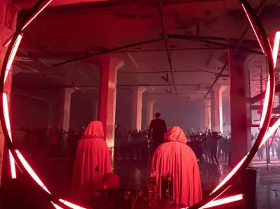 Poszukiwacze prawdy - galeria zdjęć - filmweb