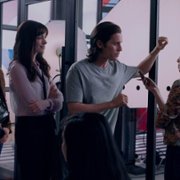 WeCrashed: Upadek start-upu - galeria zdjęć - filmweb