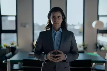 WeCrashed: Upadek start-upu - galeria zdjęć - filmweb