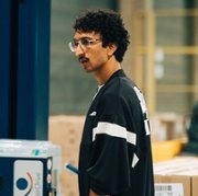 Pachnie oszustwem - galeria zdjęć - filmweb