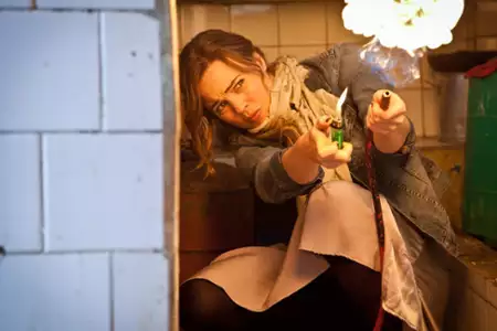 Ścigana - galeria zdjęć - filmweb