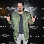 All These Sleepless Nights - galeria zdjęć - filmweb