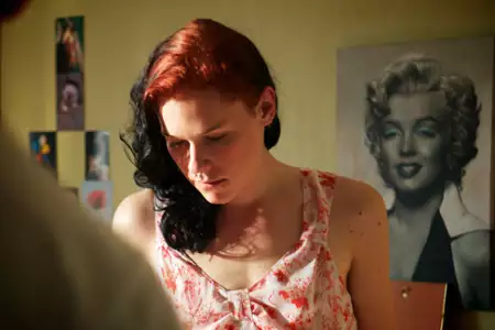 Coś musi się stać - galeria zdjęć - filmweb