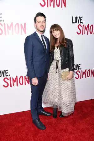 Tw&oacute;j Simon - galeria zdjęć - filmweb