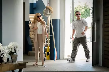 Dirty John - galeria zdjęć - filmweb