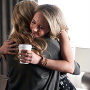 Dirty John - galeria zdjęć - filmweb