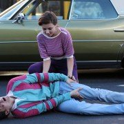 Dirty John - galeria zdjęć - filmweb
