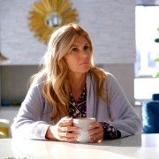 Dirty John - galeria zdjęć - filmweb