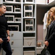 Dirty John - galeria zdjęć - filmweb