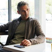 Dirty John - galeria zdjęć - filmweb