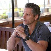 Dirty John - galeria zdjęć - filmweb