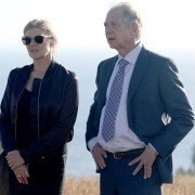 Dirty John - galeria zdjęć - filmweb