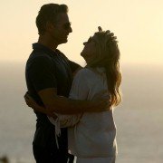 Dirty John - galeria zdjęć - filmweb
