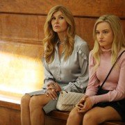 Dirty John - galeria zdjęć - filmweb