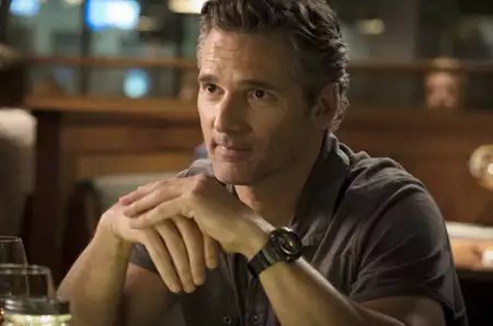 Dirty John - galeria zdjęć - filmweb