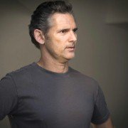 Dirty John - galeria zdjęć - filmweb