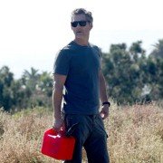 Dirty John - galeria zdjęć - filmweb