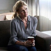 Dirty John - galeria zdjęć - filmweb