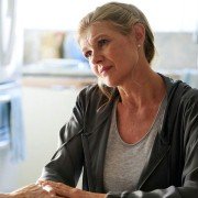 Dirty John - galeria zdjęć - filmweb