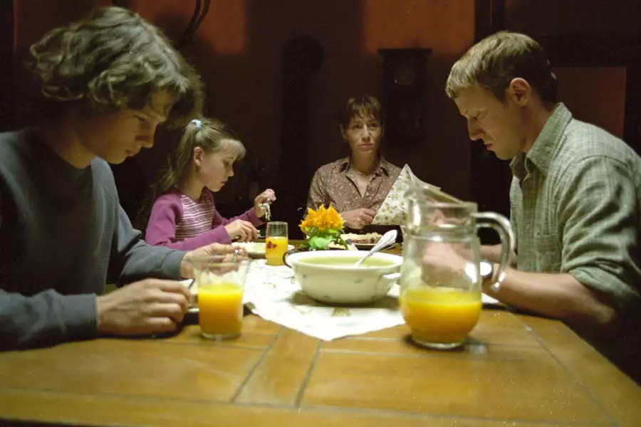 Antyciała - galeria zdjęć - filmweb