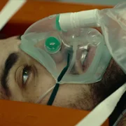 Critical: Between Life and Death - galeria zdjęć - filmweb
