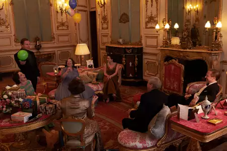 The Crown - galeria zdjęć - filmweb
