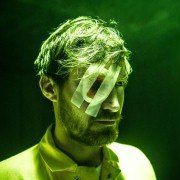 Powers - galeria zdjęć - filmweb