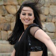 Rowdy Rathore - galeria zdjęć - filmweb