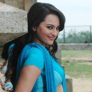 Rowdy Rathore - galeria zdjęć - filmweb