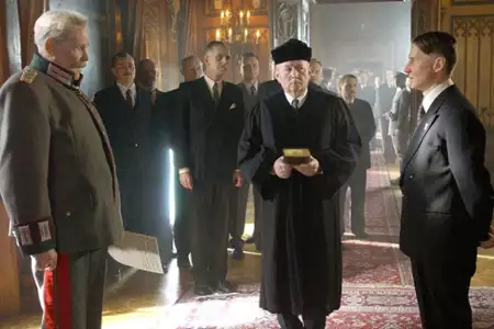 Hitler: Narodziny zła - galeria zdjęć - filmweb