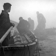 Tratwa ratunkowa - galeria zdjęć - filmweb