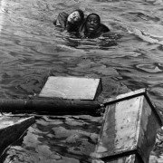 Lifeboat - galeria zdjęć - filmweb