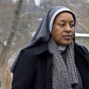 CCH Pounder w Sierota