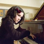 Orphan - galeria zdjęć - filmweb
