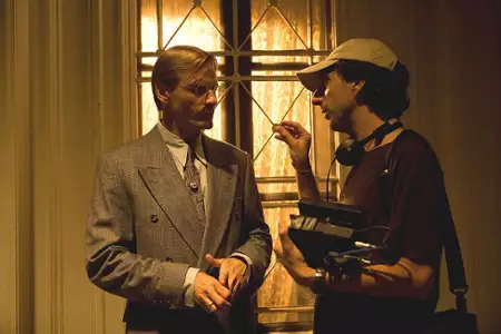 Dobry człowiek - galeria zdjęć - filmweb