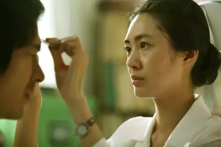 Hwa-ryeo-han Hyoo-ga - galeria zdjęć - filmweb