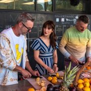 Jedz zdrowo z Zooey Deschanel - galeria zdjęć - filmweb