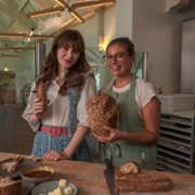 What Am I Eating? With Zooey Deschanel - galeria zdjęć - filmweb