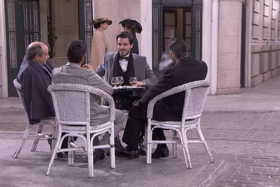 Akacjowa 38 - galeria zdjęć - filmweb