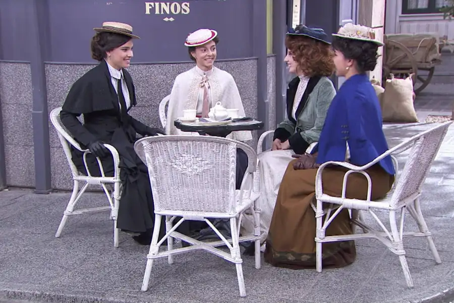 Akacjowa 38 - galeria zdjęć - filmweb