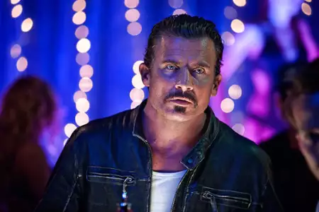 Martwy policjant - galeria zdjęć - filmweb